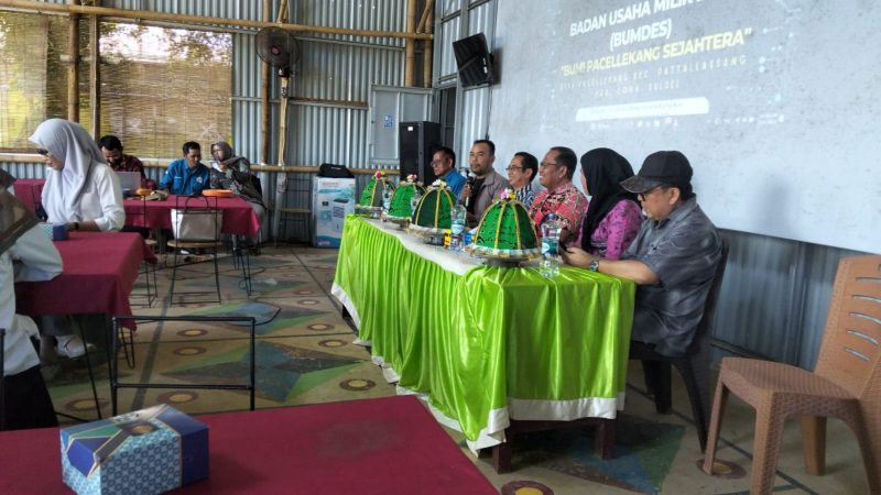 KETERANGAN FHOTO : Beberapa orang Kepala Desa di Kabupaten Kotabaru melakukan study banding ke Kabupaten Gowa