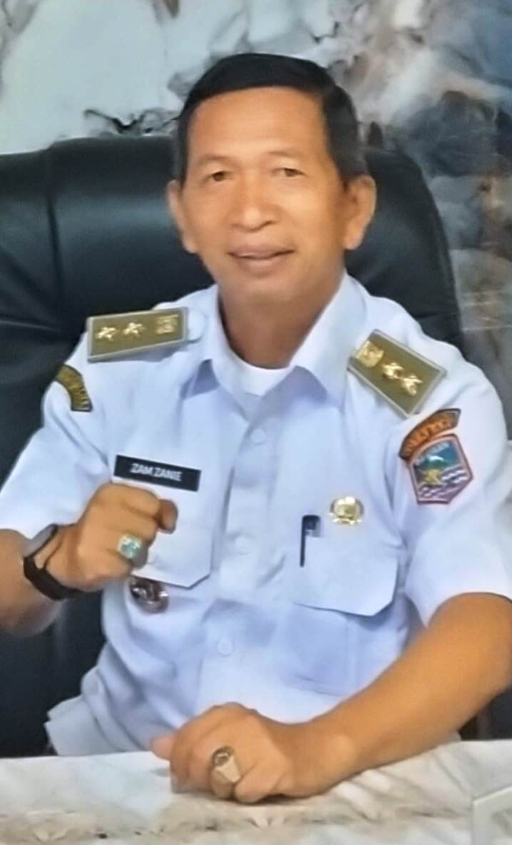 KETERANGAN FHOTO : Kepala Desa Baharu Utara, Zamzanie BS