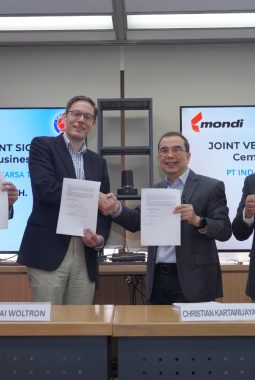 Indocement dan Mondi Dirikan Usaha Patungan di Bidang Kantong Kemasan