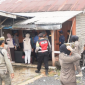 KETERANGAN FHOTO : Satpoll PP dan Tim Gabungan melakukan penyegelan terhadap 5 tempat hiburan karaoke yang ada di Kecamatan Kelumpang Hilir, Kamis (07/05/26). (rhm)