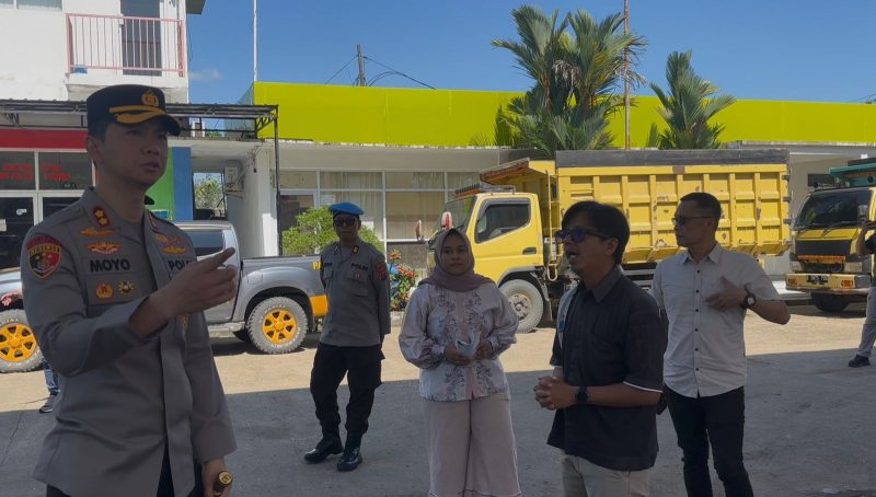 KETERANGAN FOTO : Kapolres Tabalong lakukan sidak stok solar di SPBU. (Sumber : Humas Polres Tabalong)