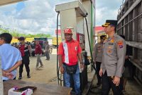 KETERANGAN FOTO : Kapolres Tabalong AKPB Wahyu Ismoyo Jayawardana bergerak cepat tindak lanjuti dugaan pencampuran Bio Solar di SPBU. (Sumber : Humas Polres Tabalong)