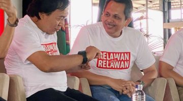 KETERANGAN FOTO : Pelawak senior, Komeng berkesempatan hadir dalam kegiatan PMI di Provinsi Jawa Barat. (Sumber : KSR PMI Universitas Al-Ghifari)