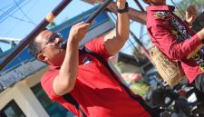 KETERANGAN FOTO : Polres Balanga gelar lomba menyumpit sebagai pelestarian budaya lokal masyarakat. (Sumber Foto : Humas Polres Balangan)