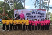 KETERANGAN FOTO : Sambut Hari Bhayangkara ke-80, Kapolres Balangan pimpin aksi bersih-bersih di kawasan wisata serta menyalurkan bantuan. (Sumber Foto : Humas Polres Balangan)