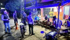 KETERANGAN FOTO : Anggota Polres Tabalong berpatroli pastikan Kamtibmas tetap aman dan kondusif. (Sumber Foto : Humas Polres Tabalong)
